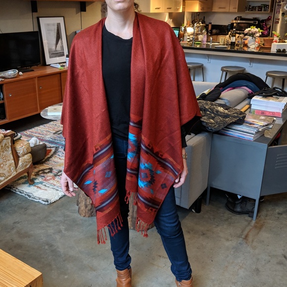 Ecuadorian Alpaca Shawl - Picture 1 of 8